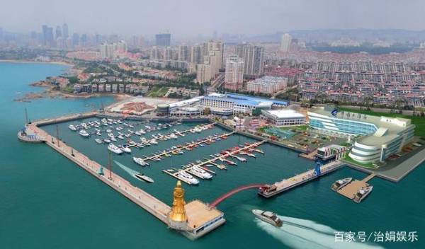 青島有哪些風景名勝?。?></a></p>

<p>游覽景點：棧橋＿步行＿天后宮＿步行＿海軍博物館＿步行＿小青島＿步行＿魯迅公園＿步行＿水族館＿步行＿海底世界＿步行＿小魚山＿步行＿第一海水浴場＿步行＿八大關(guān)（花石樓、公主樓、釣魚臺、元帥樓……）＿公交＿五四廣場＿步行＿奧林匹克主題公園（奧帆基地）＿公交＿銀海大世界＿步行＿極地海洋世界＿步行＿雕塑園＿步行＿石老人浴場。</p>
<p><a href=
